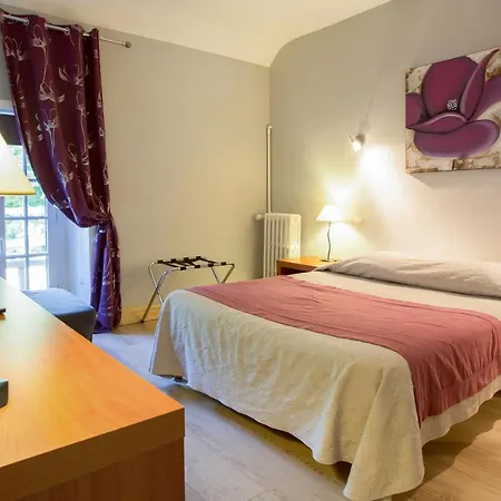Logis Du Vieux Moulin Hotel
